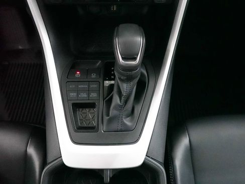 Used 2023 Toyota RAV4 XLE Premium image 22