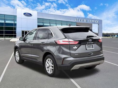 Used 2023 Ford Edge SEL image 2
