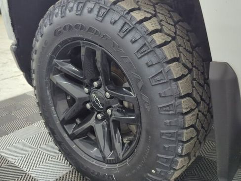 Used 2021 Chevrolet Silverado 1500 LT Trail Boss w/ Convenience Package II AWD/4WD image 25