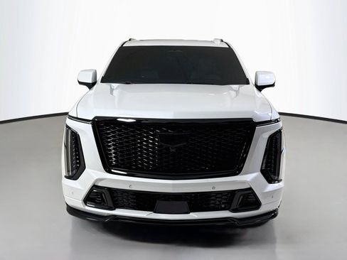 Used 2025 Cadillac Escalade V AWD/4WD image 11