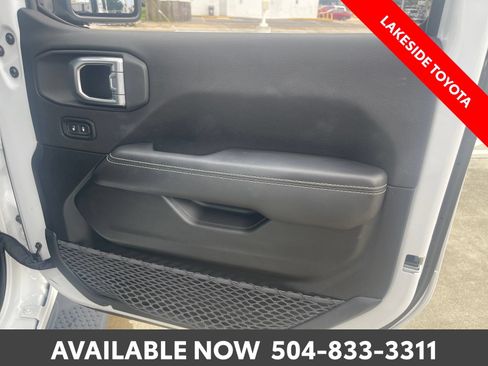 Used 2023 Jeep Wrangler Unlimited Sahara AWD/4WD image 17
