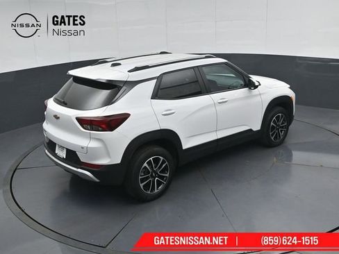 Used 2024 Chevrolet TrailBlazer LT w/ Convenience Package AWD/4WD image 43