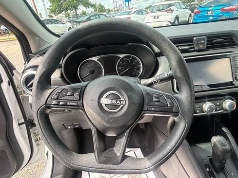 Used 2024 Nissan Versa S FWD image 31