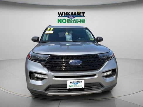 Certified 2022 Ford Explorer XLT w/ Equipment Group 202A AWD/4WD image 4