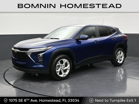Used 2024 Chevrolet Trax LS w/ LS Convenience Package FWD image 1