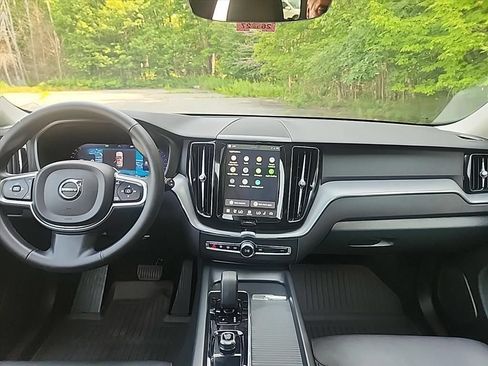 Certified 2024 Volvo XC60 B5 Core w/ Protection Package Premier AWD/4WD image 31