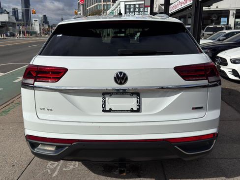 Used 2021 Volkswagen Atlas Cross Sport SE image 5