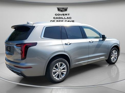 New 2025 Cadillac XT6 Luxury image 10