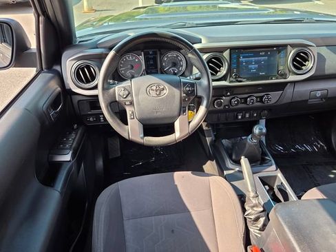 Used 2019 Toyota Tacoma TRD Sport AWD/4WD image 13