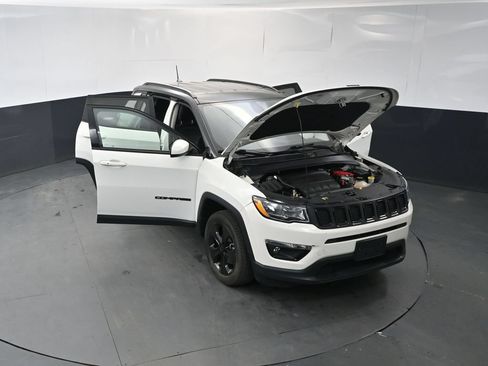 Used 2021 Jeep Compass Latitude AWD/4WD image 17