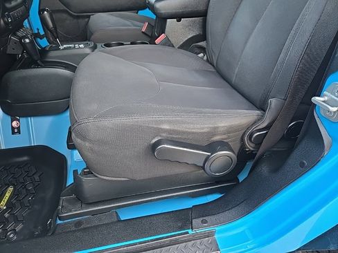 Used 2018 Jeep Wrangler Sport image 39