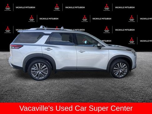 Used 2024 Nissan Pathfinder SL w/ SL Premium Package FWD image 6