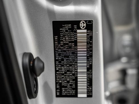 Used 2024 Toyota Corolla LE image 30