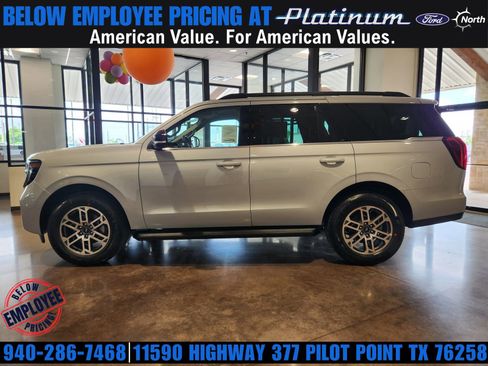 New 2026 Ford Expedition Active RWD image 3