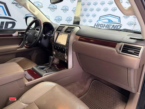 Used 2016 Lexus GX 460 w/ Premium Package image 28