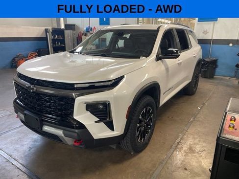 Used 2025 Chevrolet Traverse Z71 w/ Enhanced Driving Package AWD/4WD image 1