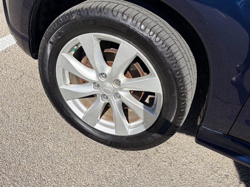 Used 2012 Mitsubishi Outlander Sport SE FWD image 25