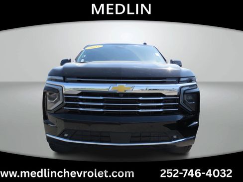 Used 2025 Chevrolet Tahoe LT w/ Comfort Package AWD/4WD image 3