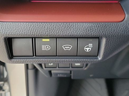 New 2026 Toyota Prius Plug-In Hybrid FWD image 30