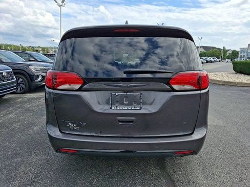 Used 2020 Chrysler Pacifica Touring-L w/ Advanced Safetytec Group AWD/4WD image 7