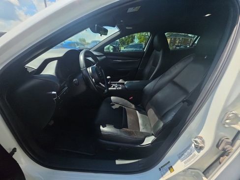 Used 2019 MAZDA MAZDA3 Hatchback FWD image 13