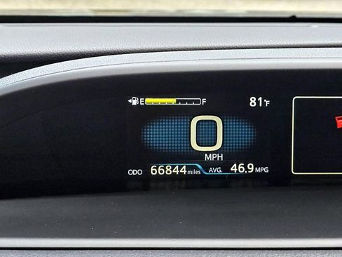 Used 2022 Toyota Prius FWD image 28