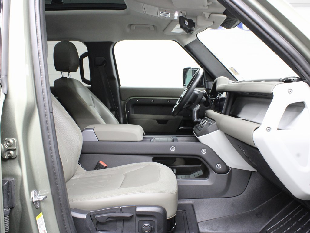 Used 2020 Land Rover Defender 110 S AWD/4WD image 36