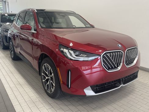 Used 2026 BMW X3 xDrive30i w/ Premium Package AWD/4WD image 3