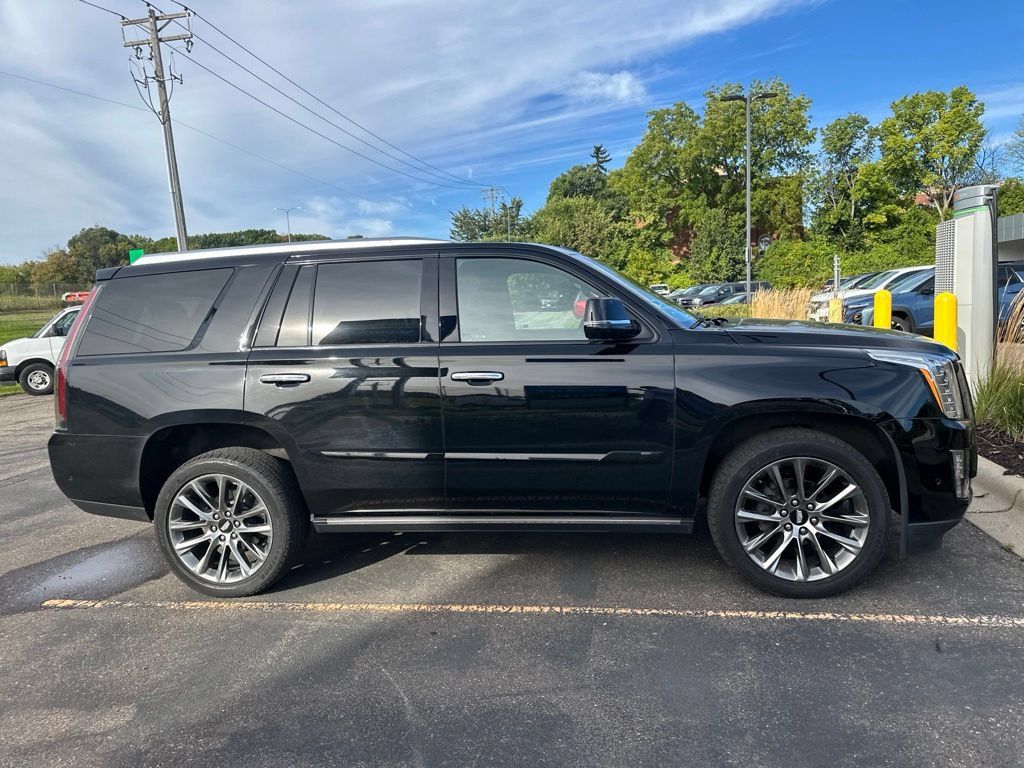 Used 2020 Cadillac Escalade Platinum w/ Escalade Sport Edition AWD/4WD image 9