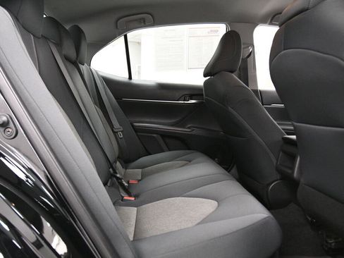 Used 2022 Toyota Camry LE image 21