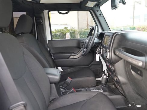 Used 2015 Jeep Wrangler Unlimited Sport image 19