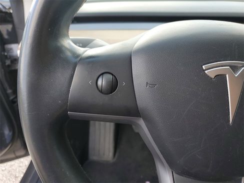 Used 2019 Tesla Model 3 Long Range image 23