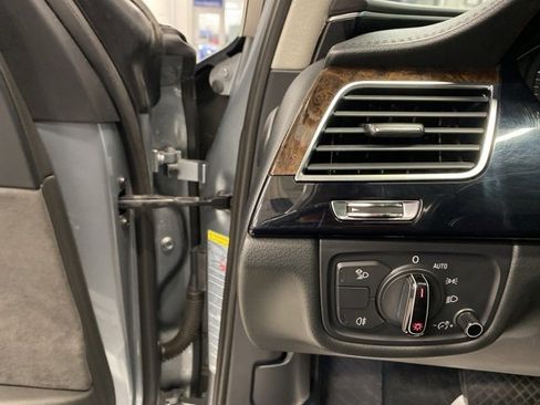 Used 2012 Audi A8 L 4.2 image 12