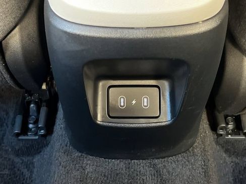 Certified 2025 Hyundai Elantra Limited FWD image 16