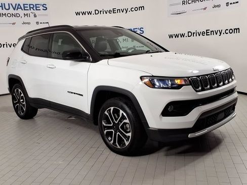 Used 2024 Jeep Compass Limited AWD/4WD image 3