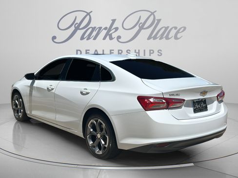 Used 2021 Chevrolet Malibu LT FWD image 3