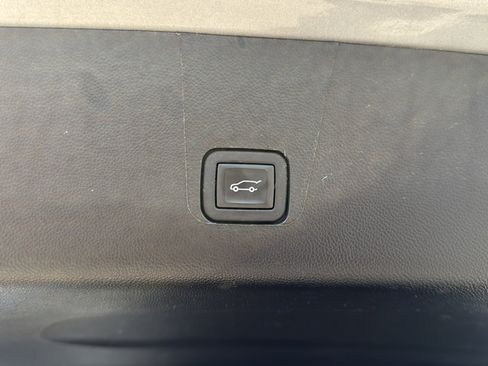 Used 2023 Chevrolet Traverse RS AWD/4WD image 30