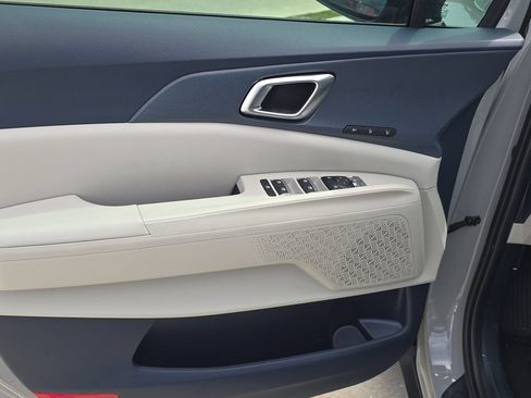 New 2026 Kia Carnival EX FWD image 19