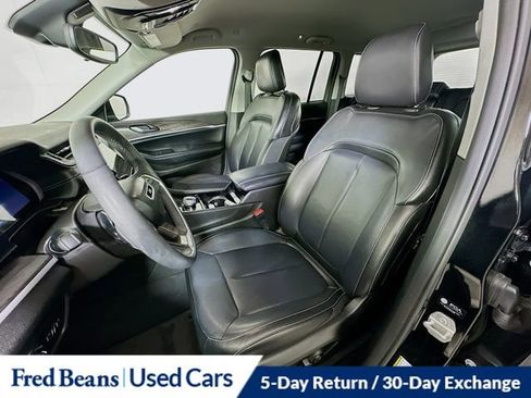 Used 2023 Jeep Grand Cherokee Limited AWD/4WD image 28