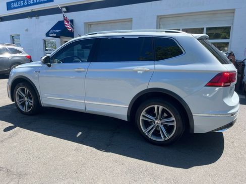 Used 2019 Volkswagen Tiguan SEL R-Line AWD/4WD image 2