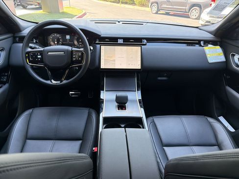 New 2026 Land Rover Range Rover Velar Dynamic SE AWD/4WD image 17