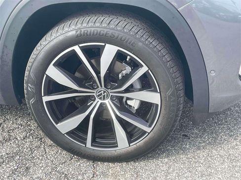 New 2025 Volkswagen Atlas SEL Premium R-Line image 9