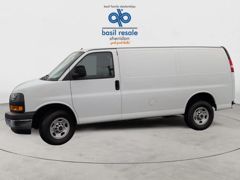 Used 2023 GMC Savana 2500 w/ Driver Convenience Package RWD image 3