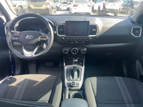 Used 2020 Hyundai Venue SEL w/ Convenience Package FWD image 6
