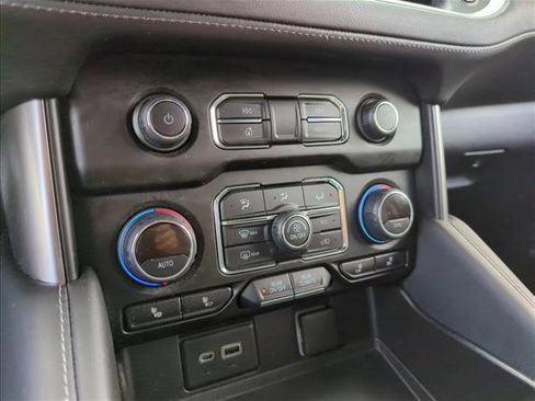 Used 2021 Chevrolet Suburban Z71 image 12