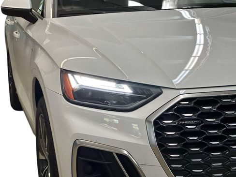 Used 2023 Audi Q5 2.0T Premium w/ Convenience Package AWD/4WD image 16