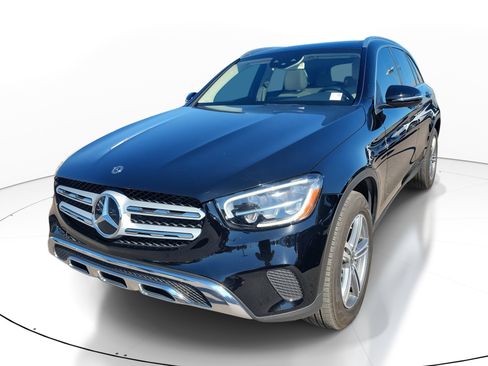 Certified 2020 Mercedes-Benz GLC 300 4MATIC image 2