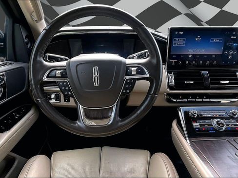 Used 2023 Lincoln Navigator L Reserve AWD/4WD image 5