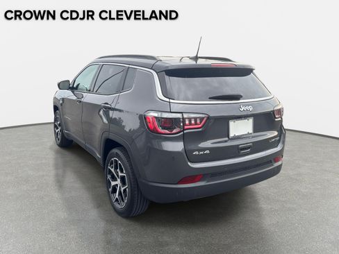 Used 2024 Jeep Compass Limited AWD/4WD image 4