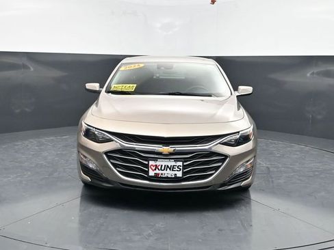 Used 2024 Chevrolet Malibu LT FWD image 2